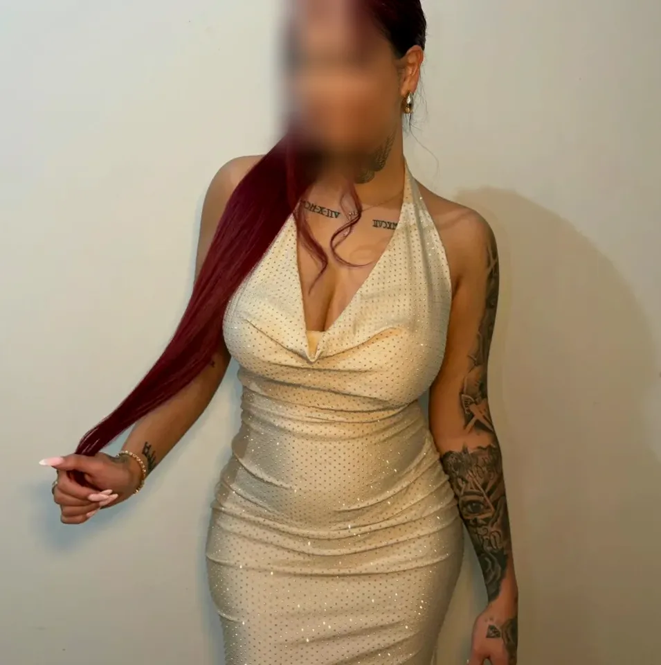 Julie, 22