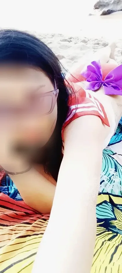 Sophie, 37