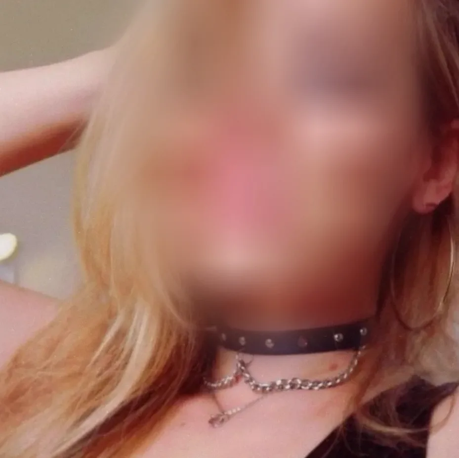 Sophie, 25
